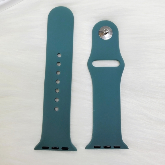 Silicone Apple watch Band Compatible with 45mm band 46mm band 49mm band 42mm - Picture 4 of 5